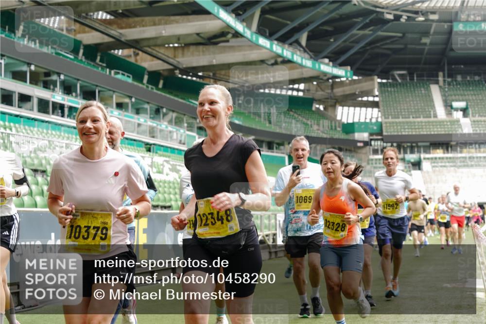 13.09.2026 - 21. swb-Marathon Bremen Michael Burmester http://msf.ph/oto/10458290 13.09.2026 10:33:45 Laufen im Stadion 10018, 10067, 10078, 10166, 10177, 10184, 10203, 10211, 10226, 10236, 10240, 10243, 10249, 10254, 10256, 10297, 10300, 10322, 10355, 10356, 10365, 10372, 10374, 10379, 10383, 10394, 10408, 10415, 10423, 10428, 10460, 10486, 10494, 10530, 10550, 10565, 10578, 10604, 10668, 10669, 10670, 10673, 10675, 10687, 10691, 10699, 10700, 10707, 10721, 10728, 10745, 10749, 10750, 10771, 10772, 10787, 10788, 10794, 10809, 10828, 10857, 10914, 11126, 11343 meine-sportfotos.de
