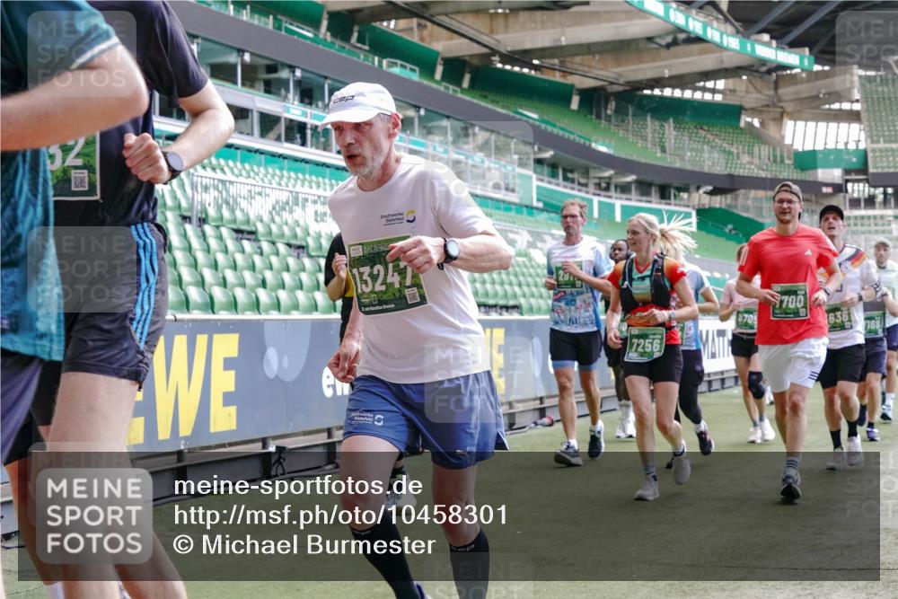 13.09.2026 - 21. swb-Marathon Bremen Michael Burmester http://msf.ph/oto/10458301 13.09.2026 13:11:45 Laufen im Stadion 118, 265, 373, 581, 703, 843, 984, 1113, 1226, 1334, 1435, 1738, 1849, 1851, 1894, 1936, 1952, 1967, 2202, 2248, 2281, 2284, 2299, 2330, 2333, 2336, 2339, 2342, 2353, 2375, 2377, 2398, 2426, 2432, 2443, 2531, 2589, 2654, 2659, 2669, 2673, 2682, 2784, 2804, 2815, 2819, 2822, 2836, 2850, 2907, 2932, 2966, 2976, 3026, 3027, 3079, 3082, 3089, 3122, 3143, 3155, 3159, 3174, 3207, 3208, 3308, 3328, 3349, 3352, 3370, 3409, 3410, 3470, 3549, 551 meine-sportfotos.de