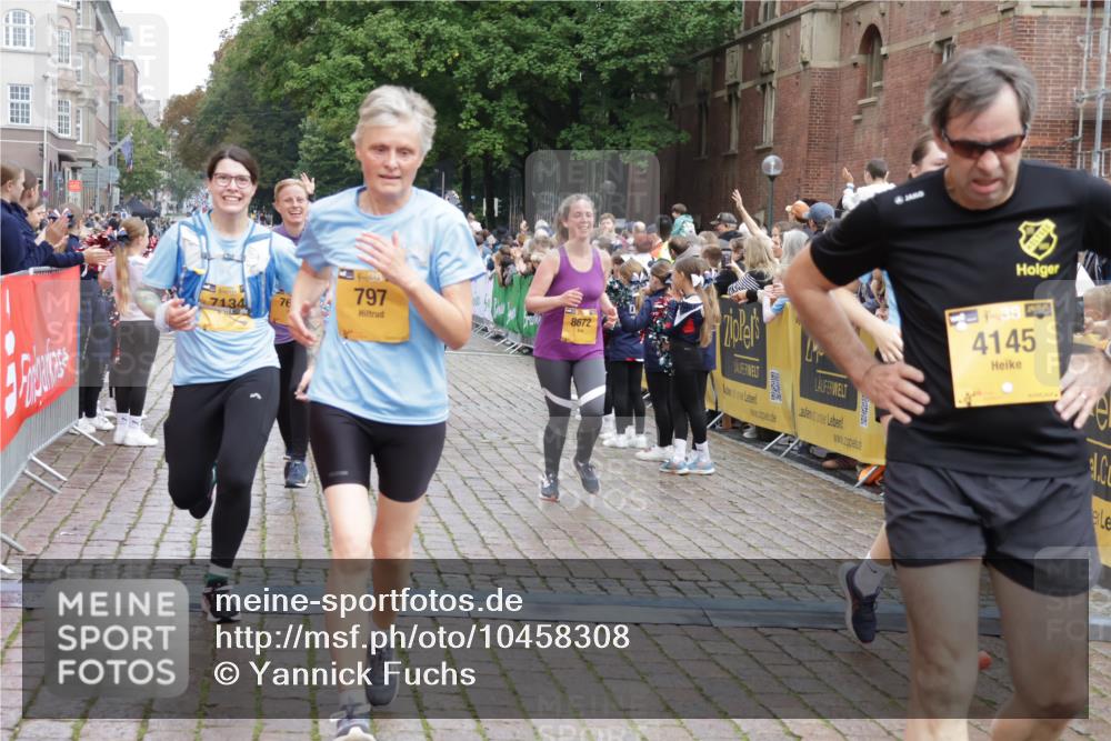 13.09.2026 - Kiel Lauf Yannick Fuchs http://msf.ph/oto/10458308 13.09.2026 09:50:43 Ziel 797, 3838, 4145, 4389, 5851, 6455, 6592, 7134, 7585, 7662, 7694, 8405, 8407, 8672, 9550, 9990, 10155, 10333, 10865, 11652, 1366, 1545, 2811, 2816, 3289, 3561, 3698, 4229, 5184, 5254, 5535, 5596, 5619, 7864, 8023, 8042, 9109, 9549, 9683, 9793, 10108, 10302, 10487, 10491, 10548, 10653, 12319, 12705, 249, 468, 763, 764, 1373, 1776, 1949, 2056, 3723, 5235, 6115, 6118, 6138, 6336, 6647, 6794, 6829, 6893, 7449, 7528, 9551, 11047, 11141, 12103, 12727, 12834 meine-sportfotos.de