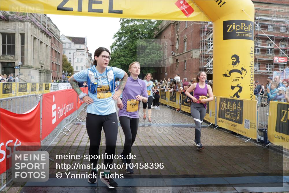 13.09.2026 - Kiel Lauf Yannick Fuchs http://msf.ph/oto/10458396 13.09.2026 09:50:46 Ziel 797, 3838, 4145, 4389, 6336, 6455, 6893, 7134, 7694, 8405, 8407, 8672, 9550, 9990, 10155, 10333, 10865, 11652, 1366, 1545, 2811, 2816, 3289, 3561, 3698, 4229, 5184, 5254, 5535, 5596, 5851, 6592, 7585, 7662, 8023, 8042, 8407, 9109, 9549, 9683, 9793, 10302, 10548, 10865, 12319, 12705, 249, 468, 763, 764, 1373, 1776, 1949, 2056, 3723, 5235, 5445, 6115, 6118, 6138, 6647, 6794, 6829, 7449, 7528, 9551, 11047, 11141, 12103, 12727, 12834, 1366, 8042 meine-sportfotos.de