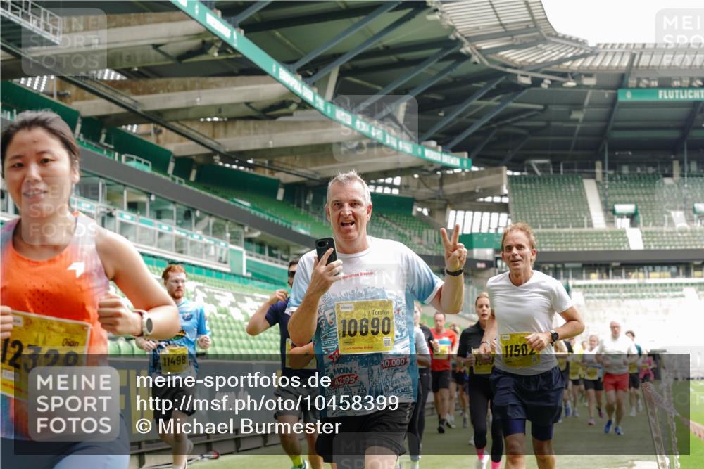 13.09.2026 - 21. swb-Marathon Bremen Michael Burmester http://msf.ph/oto/10458399 13.09.2026 10:33:46 Laufen im Stadion 10018, 10067, 10078, 10166, 10177, 10184, 10203, 10211, 10226, 10236, 10240, 10243, 10249, 10254, 10256, 10297, 10300, 10322, 10355, 10356, 10365, 10372, 10374, 10379, 10383, 10394, 10408, 10415, 10423, 10428, 10460, 10486, 10494, 10530, 10550, 10565, 10578, 10604, 10668, 10669, 10670, 10673, 10675, 10687, 10691, 10699, 10700, 10707, 10721, 10728, 10745, 10749, 10750, 10771, 10772, 10787, 10788, 10794, 10809, 10828, 10857, 10914, 11126, 11162, 11343 meine-sportfotos.de