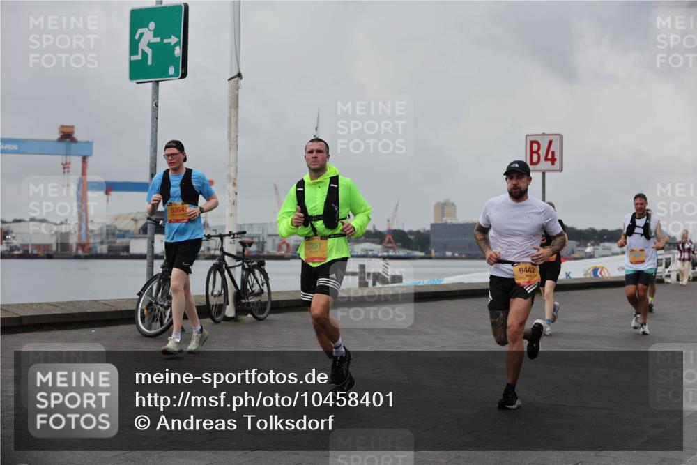 13.09.2026 - Kiel Lauf Andreas Tolksdorf http://msf.ph/oto/10458401 13.09.2026 11:59:40 Kiellinie 6364, 3251, 4, 9442 meine-sportfotos.de