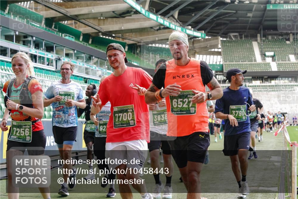 13.09.2026 - 21. swb-Marathon Bremen Michael Burmester http://msf.ph/oto/10458443 13.09.2026 13:11:47 Laufen im Stadion 118, 265, 373, 514, 581, 703, 843, 984, 1113, 1226, 1334, 1435, 1738, 1849, 1851, 1894, 1936, 1952, 1967, 2202, 2248, 2281, 2284, 2299, 2330, 2333, 2336, 2339, 2342, 2353, 2375, 2377, 2398, 2426, 2432, 2443, 2505, 2531, 2589, 2654, 2659, 2669, 2673, 2682, 2784, 2804, 2815, 2819, 2822, 2836, 2850, 2907, 2932, 2963, 2966, 2976, 3026, 3027, 3079, 3082, 3089, 3122, 3143, 3155, 3159, 3174, 3207, 3208, 3308, 3328, 3349, 3352, 3370, 3409, 3410, 3470, 3549, 551 meine-sportfotos.de