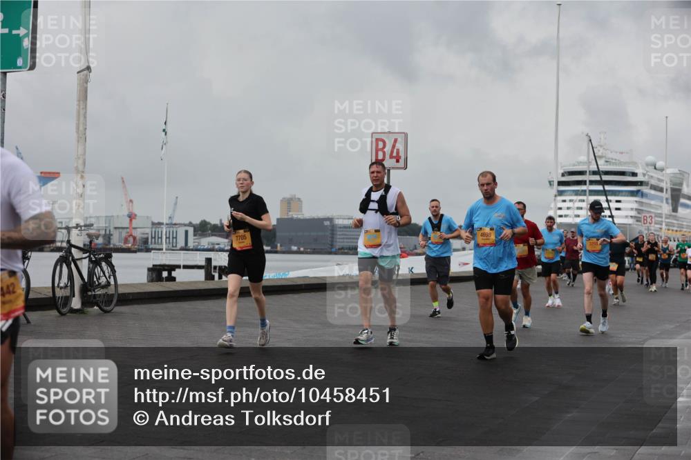 13.09.2026 - Kiel Lauf Andreas Tolksdorf http://msf.ph/oto/10458451 13.09.2026 11:59:42 Kiellinie 442, 1, 7705, 4, 4698, 3 meine-sportfotos.de