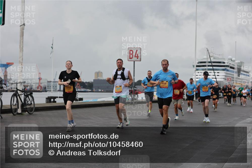 13.09.2026 - Kiel Lauf Andreas Tolksdorf http://msf.ph/oto/10458460 13.09.2026 11:59:42 Kiellinie 7705, 4, 4698, 3 meine-sportfotos.de