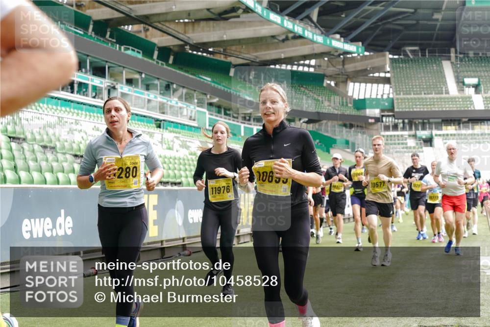 13.09.2026 - 21. swb-Marathon Bremen Michael Burmester http://msf.ph/oto/10458528 13.09.2026 10:33:48 Laufen im Stadion 10018, 10067, 10078, 10166, 10177, 10184, 10203, 10211, 10226, 10236, 10240, 10243, 10249, 10254, 10297, 10300, 10322, 10355, 10356, 10365, 10372, 10374, 10379, 10383, 10394, 10408, 10415, 10423, 10428, 10460, 10486, 10494, 10530, 10550, 10565, 10578, 10604, 10668, 10669, 10670, 10673, 10675, 10687, 10691, 10699, 10700, 10721, 10728, 10745, 10749, 10750, 10771, 10772, 10787, 10788, 10794, 10809, 10828, 10857, 10914, 11126, 11162, 11343, 11803 meine-sportfotos.de