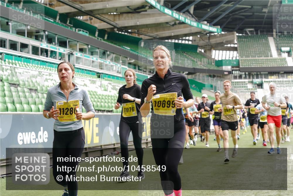 13.09.2026 - 21. swb-Marathon Bremen Michael Burmester http://msf.ph/oto/10458549 13.09.2026 10:33:48 Laufen im Stadion 10018, 10067, 10078, 10166, 10177, 10184, 10203, 10211, 10226, 10236, 10240, 10243, 10249, 10254, 10297, 10300, 10322, 10355, 10356, 10365, 10372, 10374, 10379, 10383, 10394, 10408, 10415, 10423, 10428, 10460, 10486, 10494, 10530, 10550, 10565, 10578, 10604, 10668, 10669, 10670, 10673, 10675, 10687, 10691, 10699, 10700, 10721, 10728, 10745, 10749, 10750, 10771, 10772, 10787, 10788, 10794, 10809, 10828, 10857, 10914, 11126, 11162, 11343, 11803 meine-sportfotos.de