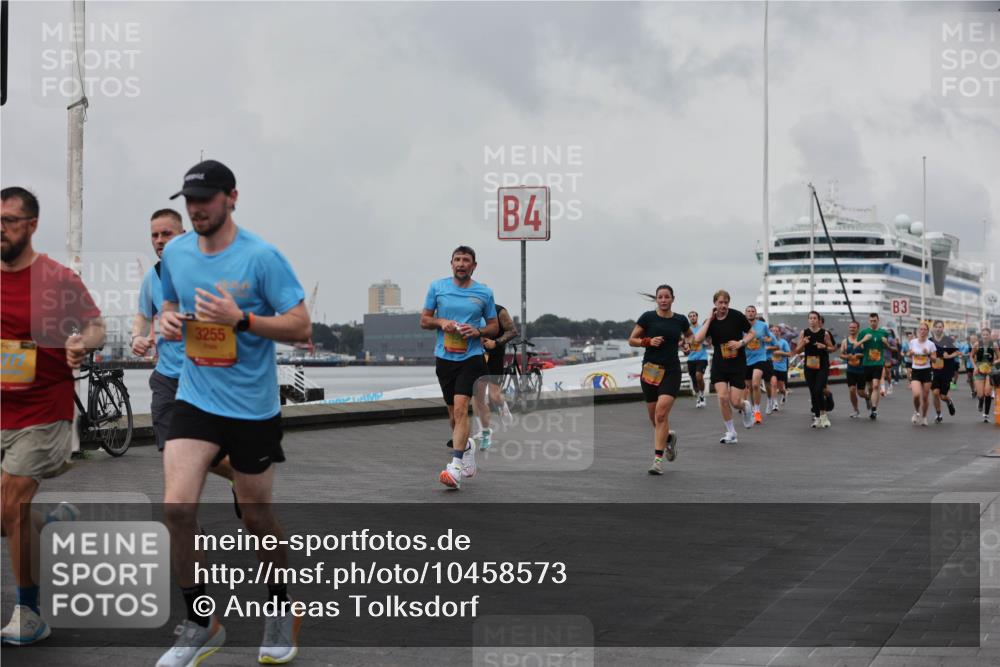 13.09.2026 - Kiel Lauf Andreas Tolksdorf http://msf.ph/oto/10458573 13.09.2026 11:59:46 Kiellinie 3255, 4, 3 meine-sportfotos.de