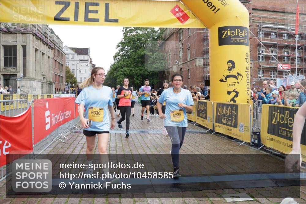 13.09.2026 - Kiel Lauf Yannick Fuchs http://msf.ph/oto/10458585 13.09.2026 09:50:57 Ziel 249, 468, 763, 764, 1373, 1776, 1949, 3723, 5235, 6115, 6118, 6138, 6336, 6647, 6794, 6829, 6893, 7449, 7528, 9551, 11047, 11141, 11652, 12103, 12727, 12834, 797, 1545, 2811, 2816, 3289, 3561, 3698, 3838, 4145, 4229, 4389, 5596, 5851, 6455, 6592, 7134, 7585, 7662, 7694, 8405, 8407, 8672, 9109, 9550, 9990, 10155, 10302, 10333, 10865, 12319, 12705, 232, 2056, 2466, 2777, 4217, 5445, 6009, 6923, 10626, 4229, 5184, 5254, 5535, 8023 meine-sportfotos.de