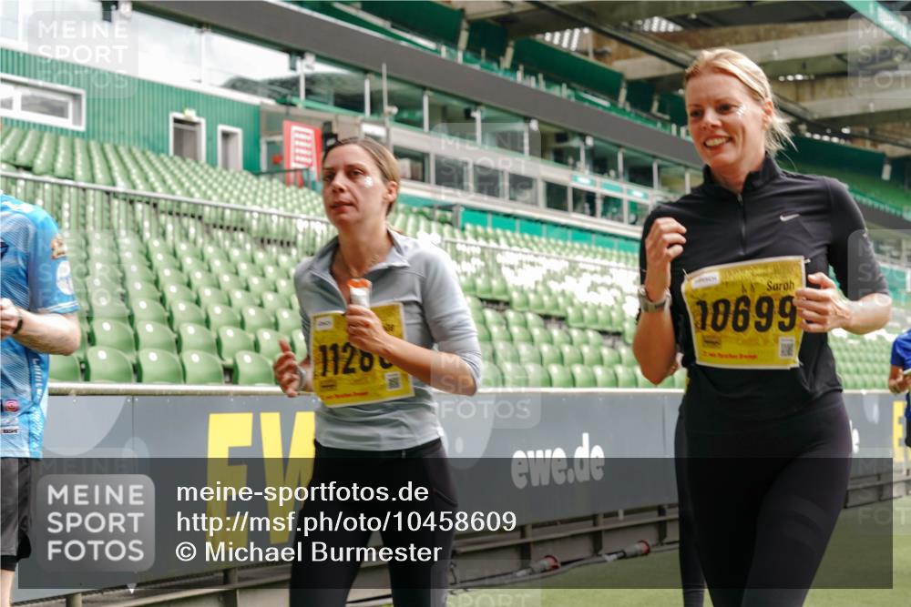 13.09.2026 - 21. swb-Marathon Bremen Michael Burmester http://msf.ph/oto/10458609 13.09.2026 10:33:49 Laufen im Stadion 10018, 10067, 10078, 10166, 10177, 10184, 10203, 10211, 10226, 10236, 10240, 10243, 10249, 10254, 10297, 10300, 10322, 10355, 10356, 10365, 10372, 10374, 10379, 10383, 10394, 10408, 10415, 10423, 10428, 10460, 10486, 10494, 10530, 10550, 10565, 10578, 10604, 10639, 10668, 10669, 10670, 10673, 10675, 10687, 10691, 10699, 10700, 10721, 10728, 10745, 10749, 10750, 10771, 10772, 10787, 10788, 10794, 10809, 10828, 10857, 10914, 11126, 11162, 11343, 11803 meine-sportfotos.de