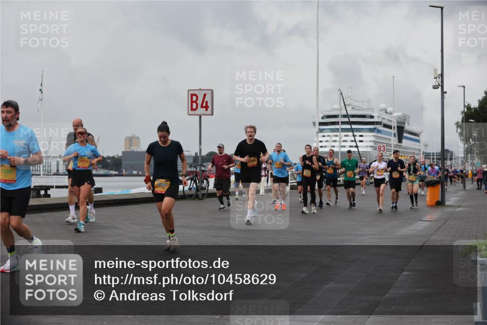13.09.2026 - Kiel Lauf Andreas Tolksdorf http://msf.ph/oto/10458629 13.09.2026 11:59:48 Kiellinie 1539, 5514, 4, 11649, 3 meine-sportfotos.de