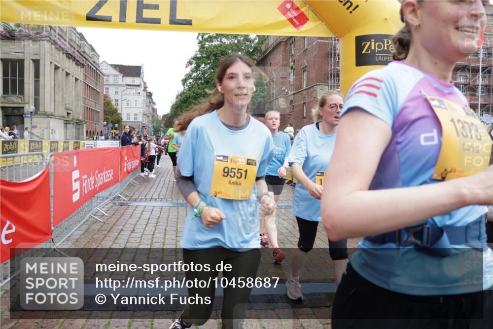 13.09.2026 - Kiel Lauf Yannick Fuchs http://msf.ph/oto/10458687 13.09.2026 09:51:01 Ziel 249, 468, 763, 764, 1373, 1776, 1949, 2056, 3723, 5235, 5445, 6115, 6118, 6138, 6336, 6647, 6794, 6829, 7449, 7528, 9551, 11047, 11141, 12103, 12727, 12834, 797, 1545, 2811, 2816, 3289, 3561, 3698, 3838, 4145, 4389, 5851, 6336, 6455, 6592, 6893, 7134, 7585, 7662, 7694, 8405, 8407, 8672, 9109, 9550, 9990, 10155, 10302, 10333, 10865, 11652, 12319, 12705, 232, 940, 956, 2466, 2777, 4217, 5731, 6009, 6923, 10626, 11852, 2811, 2816, 3561, 4229, 5184, 5254, 8023 meine-sportfotos.de