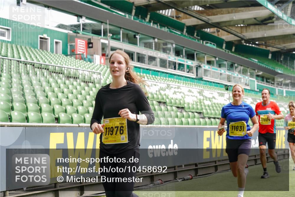 13.09.2026 - 21. swb-Marathon Bremen Michael Burmester http://msf.ph/oto/10458692 13.09.2026 10:33:50 Laufen im Stadion 10018, 10067, 10078, 10166, 10177, 10184, 10203, 10211, 10226, 10236, 10240, 10243, 10249, 10254, 10297, 10300, 10322, 10355, 10356, 10372, 10374, 10379, 10383, 10394, 10408, 10415, 10423, 10428, 10460, 10486, 10494, 10530, 10550, 10565, 10578, 10604, 10639, 10668, 10669, 10670, 10673, 10675, 10687, 10691, 10699, 10700, 10721, 10728, 10745, 10749, 10750, 10771, 10772, 10787, 10788, 10794, 10809, 10828, 10857, 10914, 11126, 11162, 11343, 11803, 11965 meine-sportfotos.de