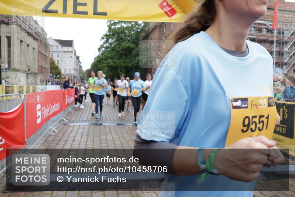 13.09.2026 - Kiel Lauf Yannick Fuchs http://msf.ph/oto/10458706 13.09.2026 09:51:02 Ziel 249, 468, 763, 764, 1373, 1776, 1949, 2056, 3723, 5235, 5445, 6115, 6118, 6138, 6647, 6794, 6829, 6923, 7449, 7528, 9551, 11047, 11141, 12103, 12727, 12834, 797, 1545, 2811, 2816, 3289, 3561, 3698, 3838, 4145, 4389, 5235, 5851, 6336, 6455, 6592, 6647, 6893, 7134, 7585, 7662, 7694, 8405, 8407, 8672, 9550, 9990, 10155, 10302, 10333, 10865, 11652, 12319, 12705, 232, 940, 956, 2466, 2777, 4217, 5731, 6009, 6363, 10626, 11852, 2811, 2816, 3561, 4229, 5184, 5254 meine-sportfotos.de