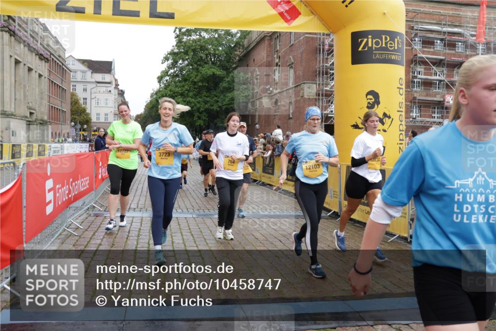 13.09.2026 - Kiel Lauf Yannick Fuchs http://msf.ph/oto/10458747 13.09.2026 09:51:03 Ziel 232, 249, 468, 763, 764, 1373, 1776, 1949, 2056, 2777, 3723, 5445, 6115, 6118, 6138, 6794, 6829, 6923, 7449, 7528, 9551, 10626, 11047, 11141, 12103, 12727, 12834, 797, 1545, 2811, 2816, 3289, 3561, 3838, 4145, 4389, 5235, 5851, 6336, 6455, 6592, 6647, 6893, 7134, 7585, 7662, 7694, 8405, 8407, 8672, 9550, 9990, 10155, 10302, 10333, 10865, 11652, 12319, 12705, 940, 956, 2466, 3089, 4217, 5731, 5913, 6009, 6363, 11852, 2811, 2816, 3561, 4229, 5184 meine-sportfotos.de
