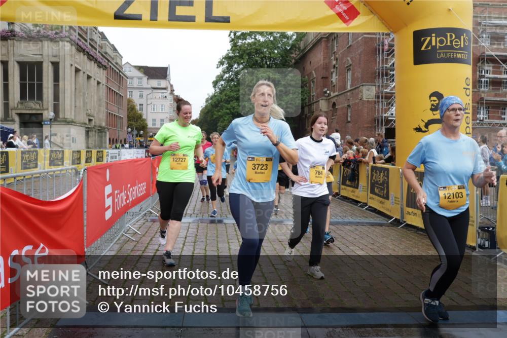 13.09.2026 - Kiel Lauf Yannick Fuchs http://msf.ph/oto/10458756 13.09.2026 09:51:04 Ziel 232, 249, 468, 763, 764, 1373, 1776, 1949, 2056, 2777, 3723, 5445, 6115, 6118, 6138, 6794, 6829, 6923, 7449, 7528, 9551, 10626, 11047, 11141, 12103, 12727, 12834, 763, 797, 1545, 3289, 3561, 3838, 4145, 4389, 5235, 5851, 6336, 6455, 6592, 6647, 6829, 6893, 7134, 7449, 7585, 7662, 7694, 8405, 8407, 8672, 9550, 9990, 10155, 10302, 10333, 10865, 11652, 12319, 12705, 940, 956, 2466, 3089, 4217, 5731, 5913, 6009, 6363, 11852, 1545, 2811, 2816, 3289, 3561, 4229 meine-sportfotos.de