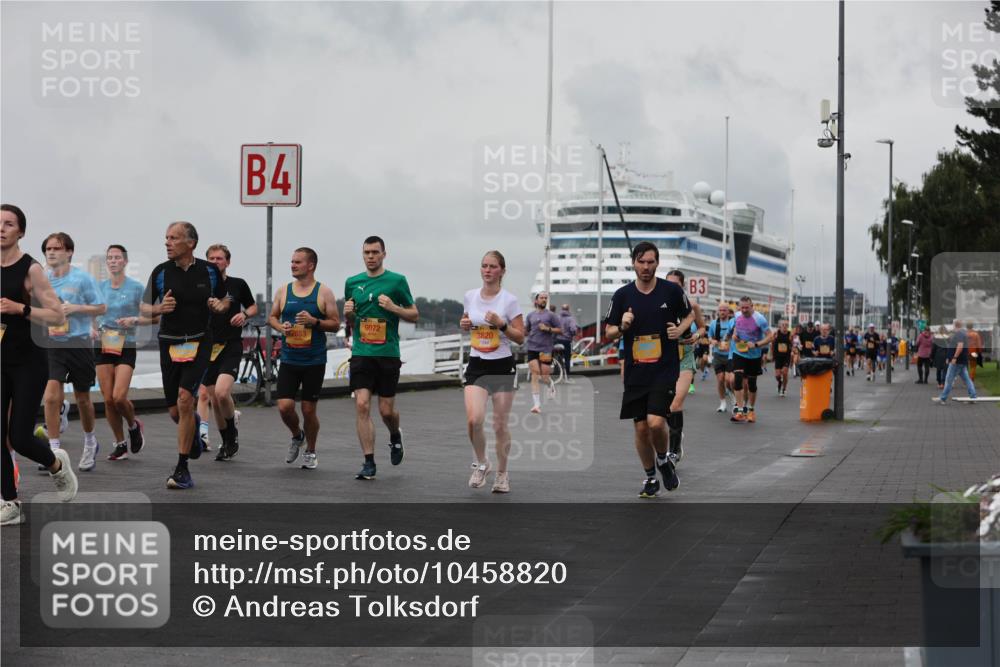 13.09.2026 - Kiel Lauf Andreas Tolksdorf http://msf.ph/oto/10458820 13.09.2026 11:59:52 Kiellinie 4, 7653, 9072, 3820, 3 meine-sportfotos.de