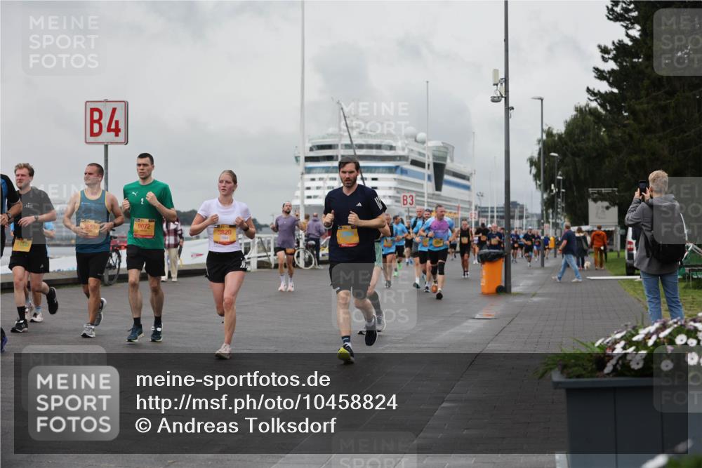 13.09.2026 - Kiel Lauf Andreas Tolksdorf http://msf.ph/oto/10458824 13.09.2026 11:59:53 Kiellinie 4, 9072, 3820, 3 meine-sportfotos.de