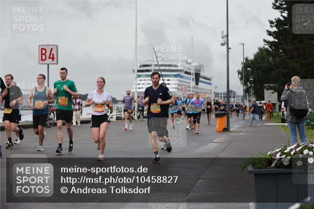 13.09.2026 - Kiel Lauf Andreas Tolksdorf http://msf.ph/oto/10458827 13.09.2026 11:59:53 Kiellinie 4, 7653, 9072, 3820, 3 meine-sportfotos.de