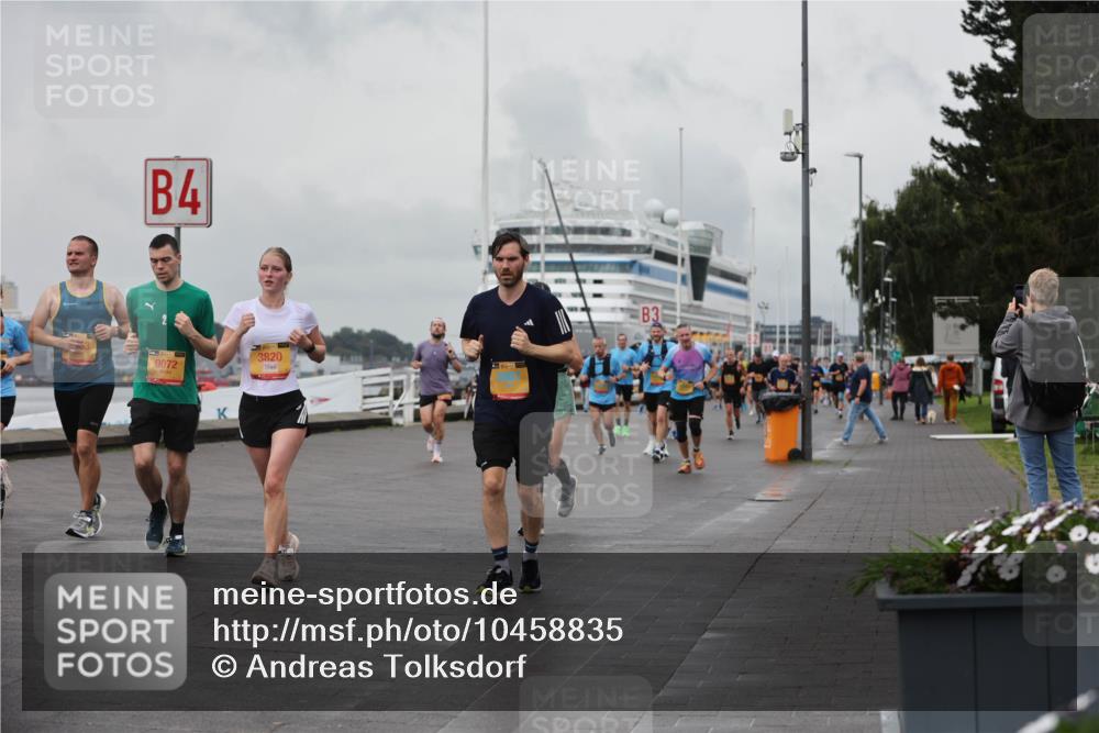 13.09.2026 - Kiel Lauf Andreas Tolksdorf http://msf.ph/oto/10458835 13.09.2026 11:59:54 Kiellinie 4, 9072, 3820, 3 meine-sportfotos.de