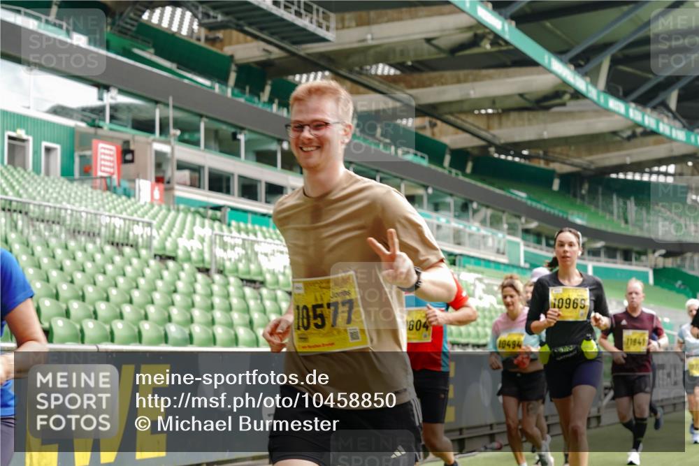 13.09.2026 - 21. swb-Marathon Bremen Michael Burmester http://msf.ph/oto/10458850 13.09.2026 10:33:52 Laufen im Stadion 10018, 10067, 10078, 10147, 10166, 10177, 10184, 10203, 10211, 10226, 10236, 10240, 10243, 10249, 10254, 10297, 10300, 10322, 10355, 10356, 10367, 10368, 10372, 10374, 10379, 10383, 10394, 10408, 10415, 10423, 10428, 10460, 10486, 10494, 10530, 10550, 10578, 10604, 10639, 10668, 10669, 10670, 10673, 10675, 10687, 10691, 10699, 10700, 10728, 10745, 10749, 10750, 10771, 10772, 10787, 10788, 10794, 10809, 10828, 10857, 10914, 11126, 11162, 11343, 11803, 11965 meine-sportfotos.de
