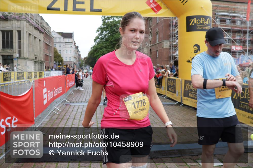 13.09.2026 - Kiel Lauf Yannick Fuchs http://msf.ph/oto/10458909 13.09.2026 09:51:09 Ziel 232, 249, 764, 1776, 2056, 2777, 3723, 4217, 5445, 6009, 6115, 6118, 6794, 6923, 7528, 10626, 11047, 12103, 12727, 12834, 468, 763, 764, 797, 1373, 1949, 3723, 3838, 4145, 4389, 5235, 5851, 6138, 6336, 6455, 6592, 6647, 6829, 6893, 7134, 7449, 7585, 7662, 7694, 8405, 8407, 8672, 9550, 9551, 9990, 10155, 10333, 10865, 11141, 11652, 12103, 12834, 940, 956, 2466, 2483, 3089, 4615, 5731, 5913, 6363, 8150, 11143, 11233, 11494, 11552, 11852, 11997, 1545, 2811, 2816, 3289, 3561 meine-sportfotos.de