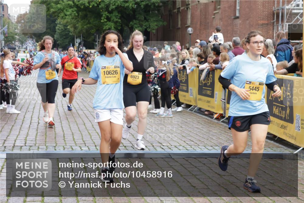 13.09.2026 - Kiel Lauf Yannick Fuchs http://msf.ph/oto/10458916 13.09.2026 09:51:10 Ziel 232, 249, 1776, 2056, 2466, 2777, 4217, 5445, 6009, 6115, 6118, 6794, 6923, 7528, 10626, 11047, 12727, 468, 763, 764, 797, 1373, 1949, 3723, 3838, 4145, 4389, 5235, 5851, 6138, 6336, 6455, 6647, 6794, 6829, 6893, 7134, 7449, 7662, 7694, 8405, 8407, 8672, 9550, 9551, 9990, 10155, 10333, 10865, 11141, 11652, 12103, 12727, 12834, 940, 956, 2483, 3089, 4615, 5731, 5913, 6363, 8150, 11143, 11233, 11494, 11552, 11852, 11997, 1545, 2811, 2816, 3289, 3561, 4145 meine-sportfotos.de