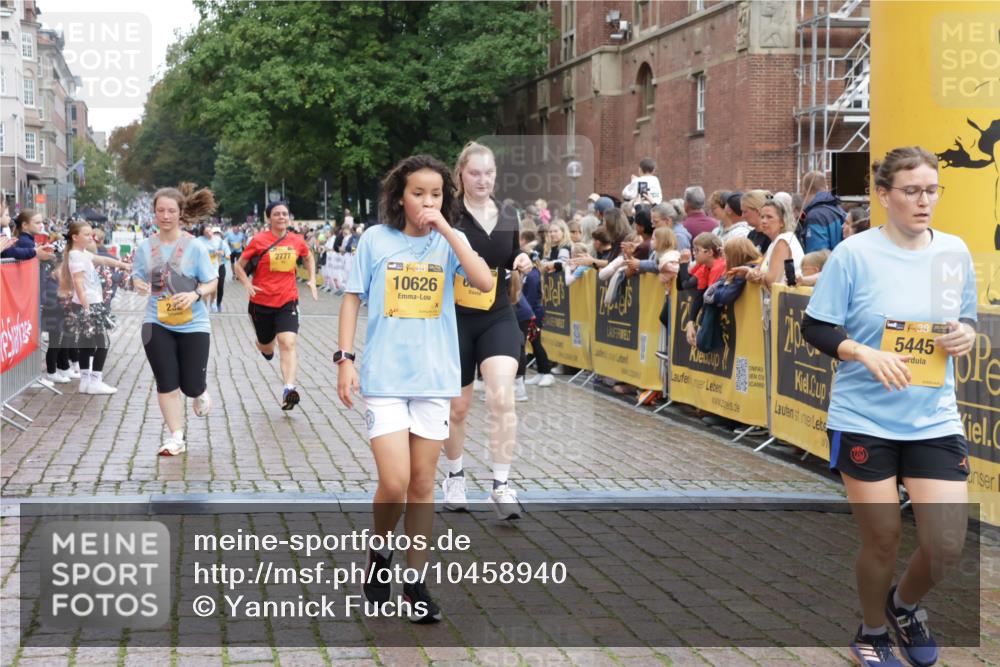 13.09.2026 - Kiel Lauf Yannick Fuchs http://msf.ph/oto/10458940 13.09.2026 09:51:10 Ziel 232, 249, 1776, 2056, 2466, 2777, 4217, 5445, 6009, 6115, 6118, 6794, 6923, 7528, 10626, 11047, 12727, 468, 763, 764, 797, 1373, 1949, 3723, 3838, 4145, 4389, 5235, 5851, 6138, 6336, 6455, 6647, 6794, 6829, 6893, 7134, 7449, 7662, 7694, 8405, 8407, 8672, 9550, 9551, 9990, 10155, 10333, 10865, 11141, 11652, 12103, 12727, 12834, 940, 956, 2483, 3089, 4615, 5731, 5913, 6363, 8150, 11143, 11233, 11494, 11552, 11852, 11997, 1545, 2811, 2816, 3289, 3561, 4145 meine-sportfotos.de