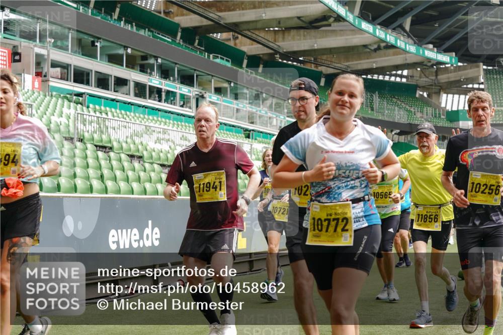 13.09.2026 - 21. swb-Marathon Bremen Michael Burmester http://msf.ph/oto/10458962 13.09.2026 10:33:54 Laufen im Stadion 10018, 10067, 10078, 10147, 10166, 10177, 10184, 10203, 10211, 10226, 10236, 10240, 10249, 10254, 10297, 10300, 10355, 10356, 10367, 10368, 10369, 10372, 10374, 10379, 10383, 10394, 10408, 10415, 10423, 10428, 10460, 10486, 10494, 10530, 10550, 10578, 10604, 10639, 10668, 10669, 10670, 10673, 10675, 10687, 10691, 10699, 10700, 10728, 10745, 10749, 10750, 10771, 10772, 10787, 10788, 10794, 10809, 10828, 10857, 10914, 11126, 11162, 11343, 11803, 11965 meine-sportfotos.de
