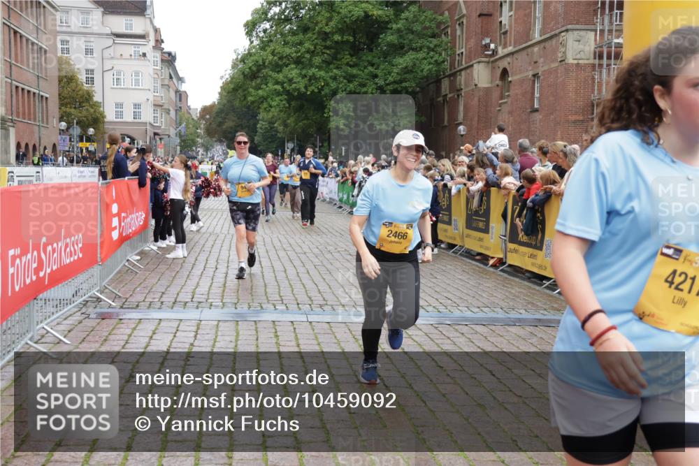 13.09.2026 - Kiel Lauf Yannick Fuchs http://msf.ph/oto/10459092 13.09.2026 09:51:19 Ziel 940, 956, 2466, 3089, 4217, 5731, 5913, 6009, 6363, 11852, 232, 249, 468, 763, 764, 1373, 1776, 1949, 2056, 2777, 3723, 4389, 5235, 5445, 6115, 6118, 6138, 6336, 6647, 6794, 6829, 6893, 6923, 7449, 7528, 8405, 9550, 9551, 10626, 11047, 11141, 11652, 12103, 12727, 12834, 714, 840, 2483, 3674, 4615, 4822, 4907, 5595, 6057, 6648, 7622, 8097, 8150, 11143, 11233, 11494, 11552, 11997, 12107, 797, 3838, 4145, 4389, 6455, 7134, 7694, 8405 meine-sportfotos.de