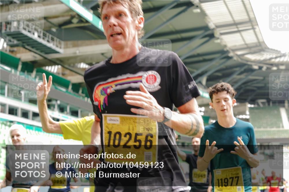 13.09.2026 - 21. swb-Marathon Bremen Michael Burmester http://msf.ph/oto/10459123 13.09.2026 10:33:56 Laufen im Stadion 10018, 10067, 10078, 10147, 10166, 10177, 10184, 10203, 10211, 10236, 10240, 10249, 10254, 10297, 10300, 10355, 10356, 10367, 10368, 10369, 10372, 10374, 10379, 10383, 10394, 10408, 10415, 10423, 10428, 10460, 10486, 10494, 10530, 10550, 10578, 10604, 10639, 10668, 10669, 10673, 10675, 10687, 10691, 10699, 10700, 10728, 10745, 10749, 10750, 10771, 10772, 10787, 10788, 10794, 10809, 10828, 10857, 10914, 10928, 11126, 11162, 11343, 11803, 11965 meine-sportfotos.de