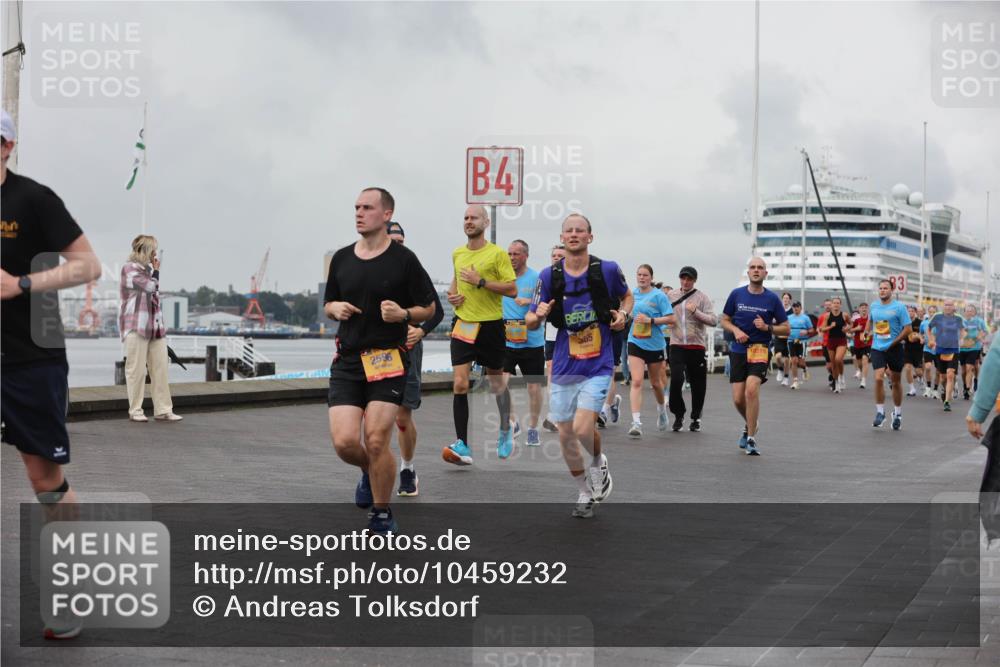 13.09.2026 - Kiel Lauf Andreas Tolksdorf http://msf.ph/oto/10459232 13.09.2026 12:00:17 Kiellinie 2596, 4, 365, 10219, 83 meine-sportfotos.de