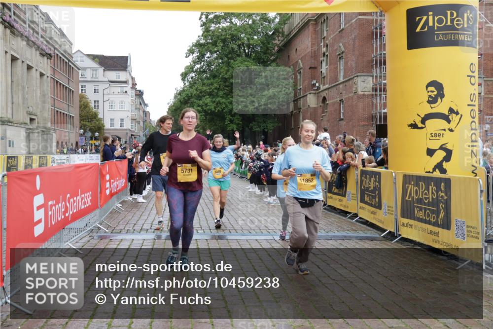 13.09.2026 - Kiel Lauf Yannick Fuchs http://msf.ph/oto/10459238 13.09.2026 09:51:25 Ziel 940, 956, 2466, 2483, 3089, 4615, 5731, 5913, 6363, 8150, 11143, 11233, 11494, 11552, 11852, 11997, 232, 249, 468, 763, 764, 1373, 1776, 1949, 2056, 2466, 2777, 3723, 4217, 5235, 5445, 6009, 6115, 6118, 6138, 6336, 6647, 6794, 6829, 6893, 6923, 7449, 7528, 9551, 10626, 11047, 11141, 12103, 12727, 12834, 714, 840, 1967, 1999, 2002, 3674, 4822, 4907, 5595, 6057, 6188, 6648, 7622, 8097, 9829, 9833, 11173, 12107, 4389, 5235, 6336, 6455, 6647, 6893, 8405, 11652 meine-sportfotos.de