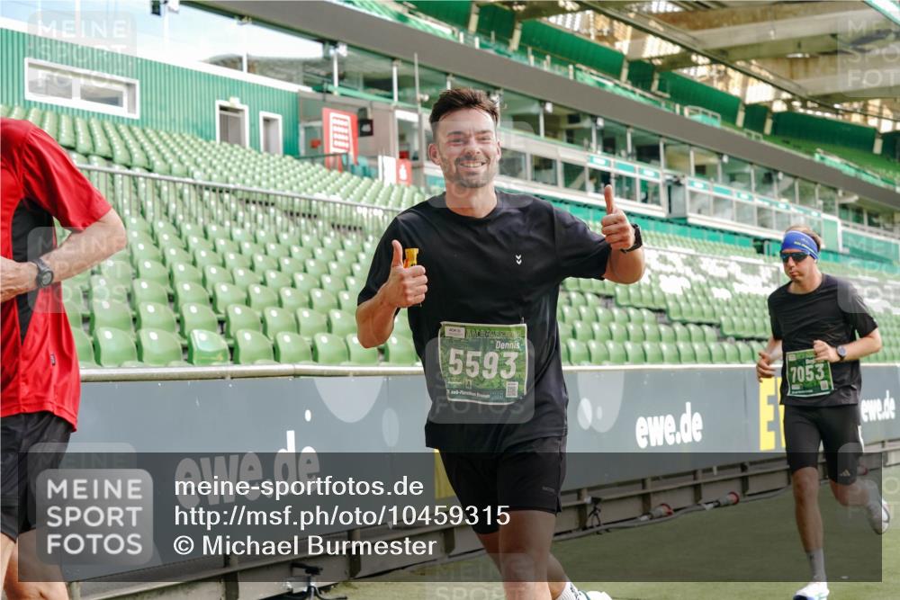 13.09.2026 - 21. swb-Marathon Bremen Michael Burmester http://msf.ph/oto/10459315 13.09.2026 12:54:36 Laufen im Stadion 145, 161, 189, 201, 205, 313, 376, 385, 388, 461, 472, 481, 495, 541, 560, 615, 616, 666, 675, 696, 740, 755, 816, 827, 982, 987, 1053, 1056, 1076, 1197, 1207, 1390, 1419, 1433, 1445, 1468, 1551, 1599, 1631, 1658, 1664, 1704, 1707, 1814, 2055, 2125, 2234, 2251, 2280, 2362, 2383, 2390, 2401, 2422, 2454, 2474, 2499, 2623, 2701, 2733, 2801, 2820, 2824, 2870, 2882, 2913, 2922, 2962, 2971, 2997, 3012, 3054, 3134, 3175, 3206, 3241, 3246, 3346, 3356, 3357, 3413, 3706, 3716, 3836, 4137 meine-sportfotos.de