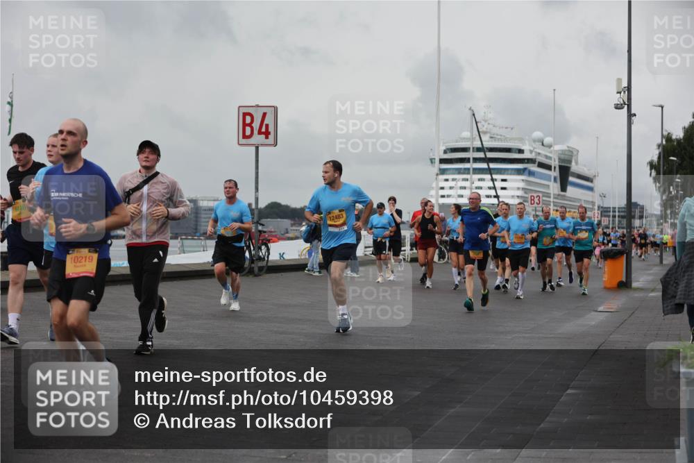 13.09.2026 - Kiel Lauf Andreas Tolksdorf http://msf.ph/oto/10459398 13.09.2026 12:00:21 Kiellinie 10219, 4, 12483, 3 meine-sportfotos.de