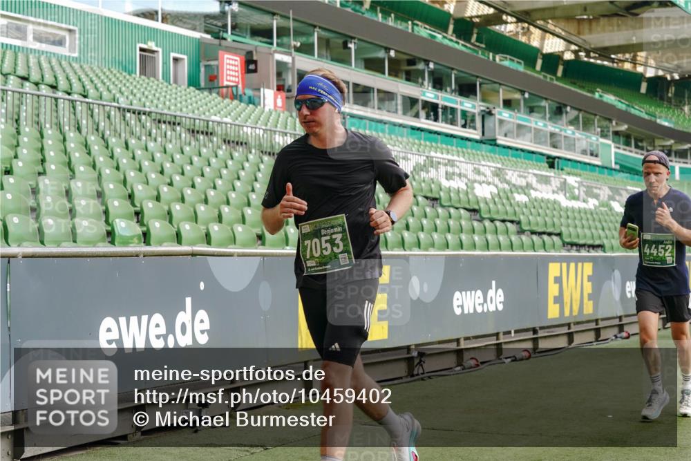 13.09.2026 - 21. swb-Marathon Bremen Michael Burmester http://msf.ph/oto/10459402 13.09.2026 12:54:37 Laufen im Stadion 145, 161, 189, 201, 205, 313, 376, 385, 388, 461, 472, 481, 495, 541, 560, 615, 616, 666, 675, 696, 740, 755, 816, 827, 982, 987, 1053, 1056, 1076, 1197, 1207, 1390, 1419, 1433, 1445, 1468, 1551, 1599, 1631, 1658, 1664, 1707, 1814, 2055, 2125, 2234, 2251, 2280, 2362, 2383, 2390, 2401, 2422, 2454, 2474, 2499, 2623, 2701, 2733, 2801, 2820, 2824, 2870, 2882, 2913, 2922, 2962, 2971, 2997, 3012, 3054, 3134, 3175, 3206, 3241, 3246, 3346, 3356, 3357, 3413, 3706, 3716, 3836, 4137 meine-sportfotos.de