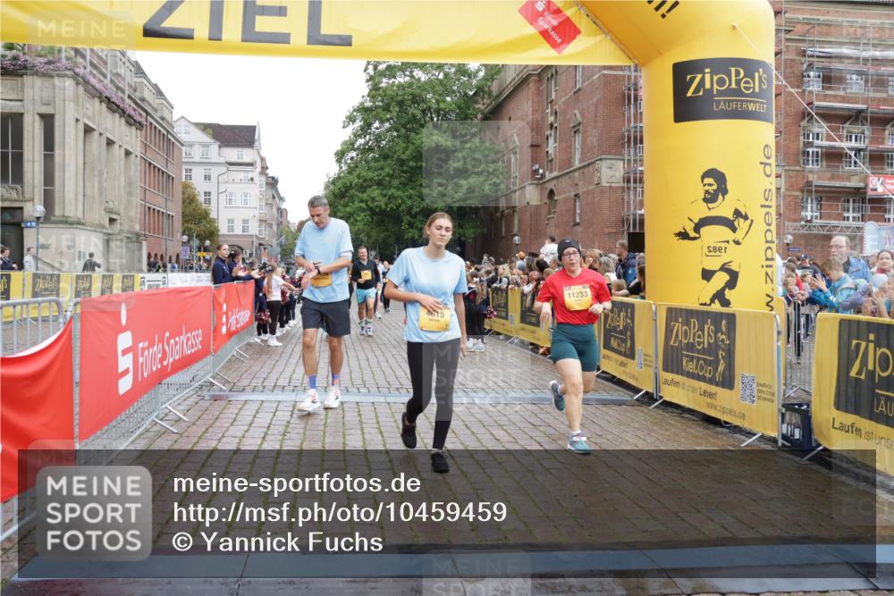 13.09.2026 - Kiel Lauf Yannick Fuchs http://msf.ph/oto/10459459 13.09.2026 09:51:32 Ziel 714, 840, 2483, 3089, 3674, 4615, 4822, 4907, 5595, 5913, 6057, 6363, 6648, 7622, 8097, 8150, 11143, 11233, 11494, 11552, 11997, 12107, 232, 249, 468, 764, 940, 956, 1776, 2056, 2466, 2777, 3723, 4217, 5445, 5731, 6009, 6115, 6118, 6363, 6794, 6923, 7528, 10626, 11047, 11852, 12103, 12727, 12834, 803, 1309, 1967, 1999, 2002, 4230, 6188, 7007, 7302, 9829, 9833, 11173, 11834, 468, 763, 764, 1373, 1949, 3723, 5235, 6138, 6336, 6647, 6794, 6829, 6893, 7449, 9551 meine-sportfotos.de