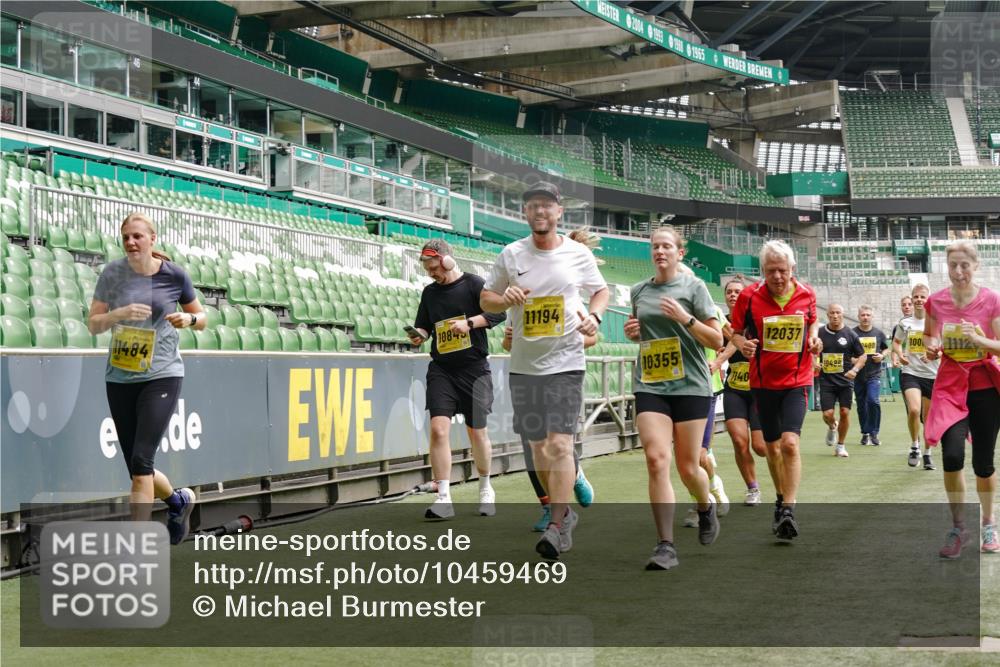 13.09.2026 - 21. swb-Marathon Bremen Michael Burmester http://msf.ph/oto/10459469 13.09.2026 10:34:00 Laufen im Stadion 10018, 10067, 10078, 10147, 10166, 10177, 10184, 10203, 10211, 10236, 10240, 10254, 10297, 10300, 10355, 10356, 10367, 10368, 10369, 10372, 10374, 10379, 10383, 10394, 10408, 10415, 10423, 10428, 10460, 10485, 10486, 10494, 10530, 10550, 10578, 10604, 10639, 10668, 10669, 10673, 10675, 10687, 10691, 10699, 10700, 10728, 10745, 10749, 10750, 10771, 10772, 10787, 10788, 10794, 10809, 10828, 10857, 10914, 10928, 11126, 11162, 11343, 11803, 11965 meine-sportfotos.de