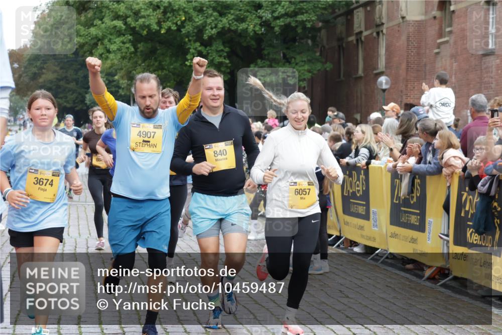 13.09.2026 - Kiel Lauf Yannick Fuchs http://msf.ph/oto/10459487 13.09.2026 09:51:35 Ziel 714, 840, 2483, 3674, 4615, 4822, 4907, 5595, 6057, 6648, 7622, 8097, 8150, 11143, 11233, 11494, 11552, 11997, 12107, 232, 249, 940, 956, 1776, 2056, 2466, 2777, 3089, 4217, 5445, 5731, 5913, 6009, 6115, 6118, 6363, 6794, 6923, 7528, 10626, 11047, 11143, 11852, 11997, 12727, 803, 1309, 1967, 1999, 2002, 4230, 6188, 7007, 7302, 9829, 9833, 10048, 11173, 11834, 12630, 249, 468, 763, 764, 1373, 1776, 1949, 2056, 3723, 6115, 6118, 6138, 6794, 6829, 7449, 7528, 9551 meine-sportfotos.de