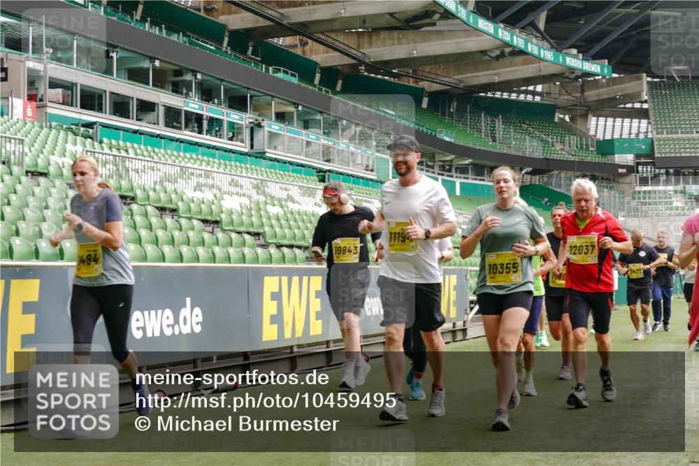 13.09.2026 - 21. swb-Marathon Bremen Michael Burmester http://msf.ph/oto/10459495 13.09.2026 10:34:00 Laufen im Stadion 10018, 10067, 10078, 10147, 10166, 10177, 10184, 10203, 10211, 10236, 10240, 10254, 10297, 10300, 10355, 10356, 10367, 10368, 10369, 10372, 10374, 10379, 10383, 10394, 10408, 10415, 10423, 10428, 10460, 10485, 10486, 10494, 10530, 10550, 10578, 10604, 10639, 10668, 10669, 10673, 10675, 10687, 10691, 10699, 10700, 10728, 10745, 10749, 10750, 10771, 10772, 10787, 10788, 10794, 10809, 10828, 10857, 10914, 10928, 11126, 11162, 11343, 11803, 11965 meine-sportfotos.de