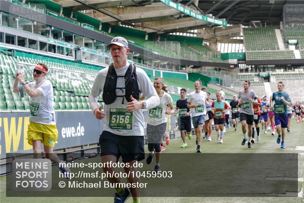 13.09.2026 - 21. swb-Marathon Bremen Michael Burmester http://msf.ph/oto/10459503 13.09.2026 13:11:58 Laufen im Stadion 118, 265, 373, 514, 581, 703, 843, 984, 1113, 1226, 1286, 1334, 1435, 1738, 1849, 1851, 1936, 1952, 1967, 2005, 2248, 2281, 2299, 2330, 2333, 2336, 2353, 2375, 2377, 2398, 2426, 2432, 2443, 2505, 2531, 2589, 2654, 2659, 2669, 2673, 2765, 2784, 2804, 2815, 2819, 2822, 2836, 2850, 2895, 2907, 2963, 2966, 2975, 2976, 3026, 3027, 3079, 3082, 3143, 3155, 3159, 3174, 3207, 3208, 3308, 3328, 3349, 3352, 3409, 3434, 3470, 3549, 551 meine-sportfotos.de