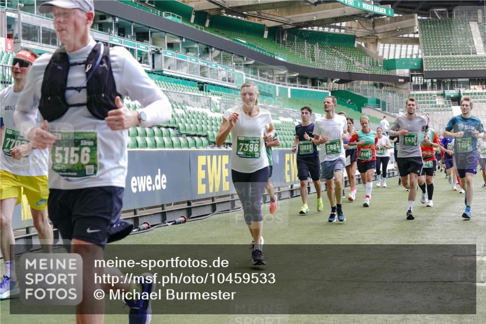 13.09.2026 - 21. swb-Marathon Bremen Michael Burmester http://msf.ph/oto/10459533 13.09.2026 13:11:59 Laufen im Stadion 118, 265, 373, 514, 581, 703, 843, 984, 1113, 1226, 1286, 1334, 1435, 1738, 1849, 1851, 1936, 1952, 1967, 2005, 2248, 2281, 2299, 2330, 2333, 2336, 2353, 2375, 2377, 2398, 2426, 2432, 2443, 2505, 2531, 2589, 2654, 2659, 2669, 2673, 2765, 2784, 2804, 2815, 2819, 2822, 2836, 2850, 2895, 2907, 2963, 2966, 2975, 2976, 3026, 3027, 3079, 3082, 3143, 3155, 3159, 3174, 3207, 3208, 3308, 3328, 3349, 3352, 3409, 3434, 3470, 3549, 551 meine-sportfotos.de