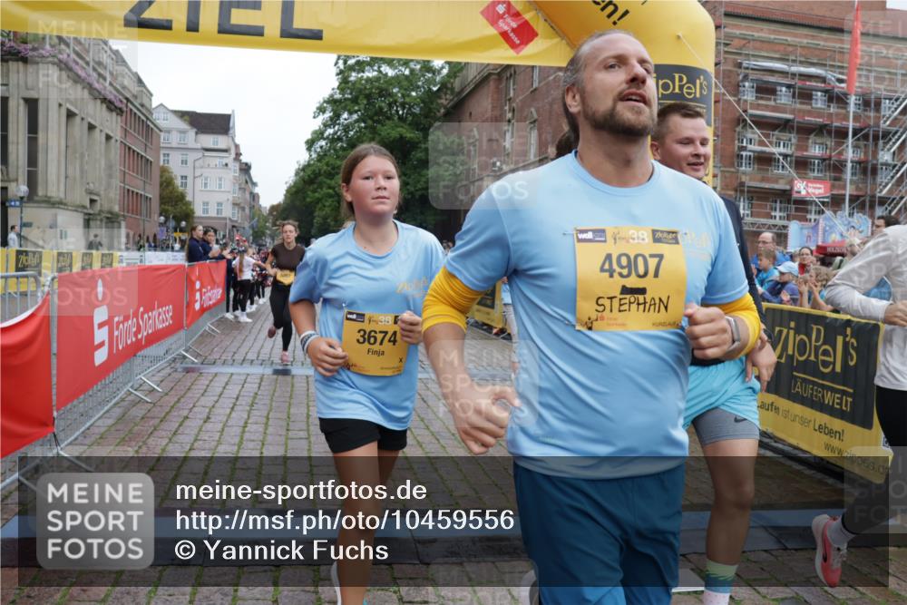 13.09.2026 - Kiel Lauf Yannick Fuchs http://msf.ph/oto/10459556 13.09.2026 09:51:37 Ziel 714, 840, 3674, 4615, 4822, 4907, 5595, 6057, 6648, 7622, 8097, 9833, 11173, 11233, 11494, 11552, 12107, 232, 940, 956, 1776, 2056, 2466, 2483, 2777, 3089, 4217, 4615, 5445, 5731, 5913, 6009, 6363, 6923, 7528, 8150, 10626, 11047, 11143, 11552, 11852, 11997, 803, 1100, 1309, 1967, 1999, 2002, 4230, 6188, 7007, 7302, 9829, 10048, 11834, 12630, 249, 468, 764, 1373, 1776, 1949, 2056, 3723, 6115, 6118, 6138, 6794, 7528, 9551 meine-sportfotos.de