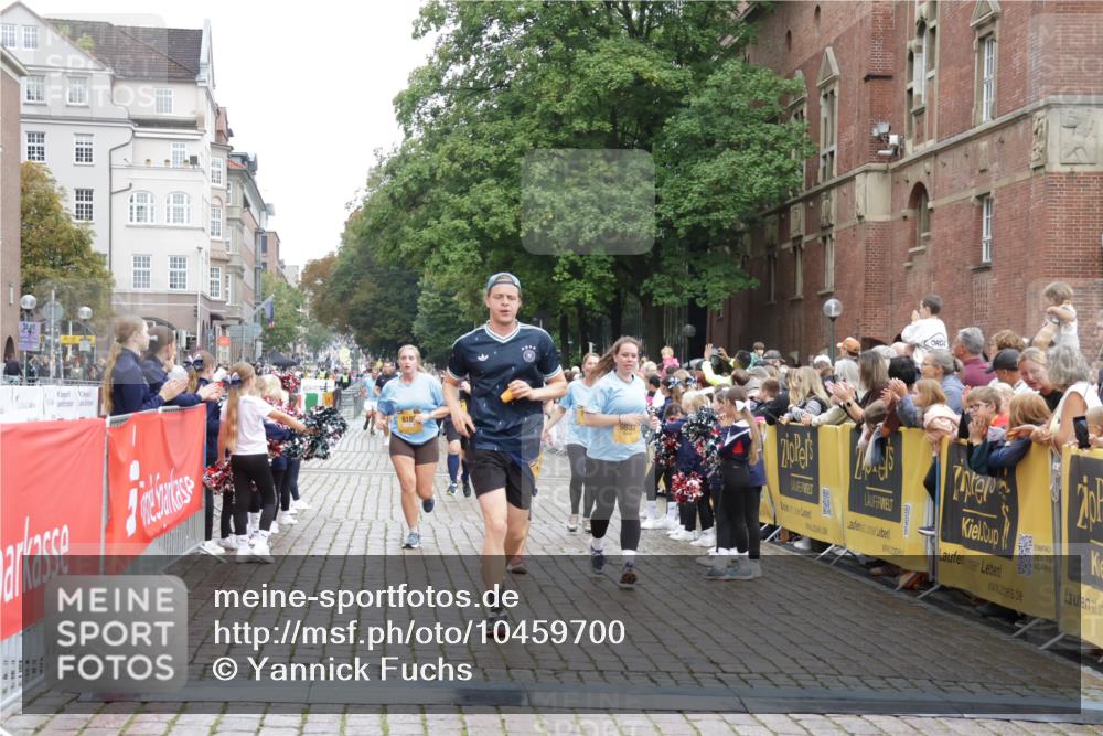 13.09.2026 - Kiel Lauf Yannick Fuchs http://msf.ph/oto/10459700 13.09.2026 09:51:44 Ziel 714, 1309, 1967, 1999, 2002, 5595, 6188, 7302, 7622, 8097, 9829, 9833, 11173, 12107, 714, 840, 940, 956, 2466, 2483, 3089, 3674, 4217, 4615, 4822, 4907, 5731, 5913, 6009, 6057, 6363, 6648, 8097, 8150, 11143, 11233, 11494, 11552, 11852, 11997, 12107, 803, 896, 1100, 1899, 4132, 4230, 7007, 8729, 9616, 10048, 11300, 11444, 11445, 11832, 11834, 12630, 232, 1776, 2056, 2777, 5445, 6009, 6923, 7528, 10626 meine-sportfotos.de