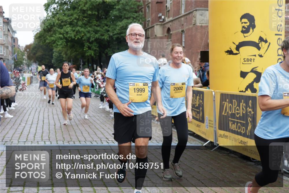 13.09.2026 - Kiel Lauf Yannick Fuchs http://msf.ph/oto/10459751 13.09.2026 09:51:48 Ziel 803, 1309, 1967, 1999, 2002, 4230, 6188, 7007, 7302, 9829, 9833, 11173, 11834, 714, 840, 940, 956, 2466, 2483, 3089, 3674, 4217, 4615, 4822, 4907, 5595, 5731, 5913, 6057, 6363, 6648, 7622, 8097, 8150, 11143, 11233, 11494, 11552, 11852, 11997, 12107, 896, 1100, 1899, 4132, 8729, 9616, 10048, 11300, 11444, 11445, 11580, 11832, 12630, 232, 2466, 2777, 4217, 5445, 6009, 6923, 10626 meine-sportfotos.de