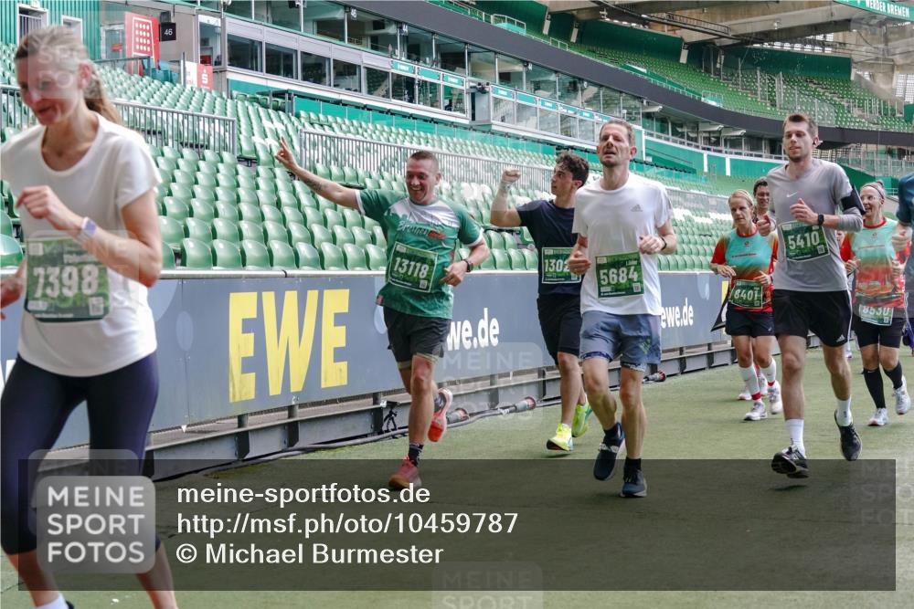 13.09.2026 - 21. swb-Marathon Bremen Michael Burmester http://msf.ph/oto/10459787 13.09.2026 13:12:00 Laufen im Stadion 118, 265, 373, 514, 581, 703, 843, 984, 1113, 1226, 1286, 1334, 1435, 1738, 1849, 1851, 1936, 1952, 1967, 2005, 2248, 2281, 2299, 2330, 2333, 2336, 2353, 2375, 2377, 2398, 2426, 2432, 2443, 2505, 2531, 2589, 2654, 2659, 2669, 2673, 2765, 2784, 2804, 2815, 2819, 2822, 2836, 2850, 2860, 2895, 2907, 2963, 2966, 2975, 2976, 3026, 3027, 3079, 3082, 3143, 3155, 3159, 3174, 3207, 3208, 3308, 3328, 3349, 3352, 3409, 3434, 3470, 3549, 551 meine-sportfotos.de