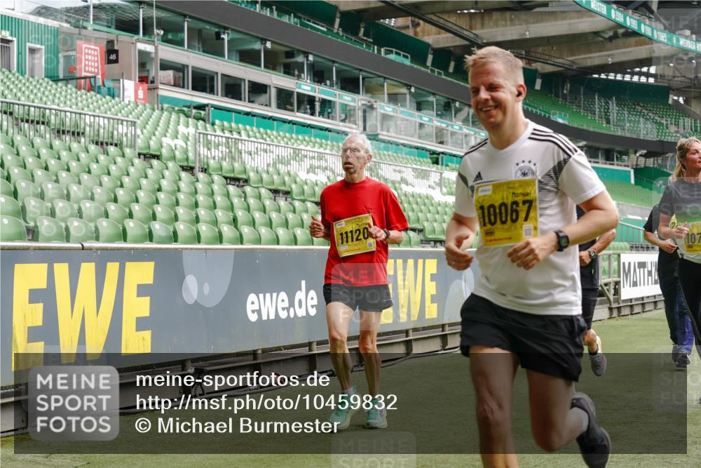 13.09.2026 - 21. swb-Marathon Bremen Michael Burmester http://msf.ph/oto/10459832 13.09.2026 10:34:04 Laufen im Stadion 10018, 10067, 10078, 10147, 10166, 10177, 10184, 10203, 10211, 10236, 10240, 10254, 10297, 10300, 10355, 10356, 10367, 10368, 10369, 10372, 10374, 10379, 10383, 10394, 10408, 10415, 10423, 10428, 10460, 10485, 10494, 10530, 10550, 10559, 10578, 10604, 10639, 10668, 10669, 10673, 10675, 10687, 10691, 10699, 10700, 10728, 10745, 10749, 10750, 10772, 10787, 10788, 10794, 10809, 10828, 10857, 10914, 10928, 11126, 11162, 11343, 11803, 11965, 10146, 10222 meine-sportfotos.de