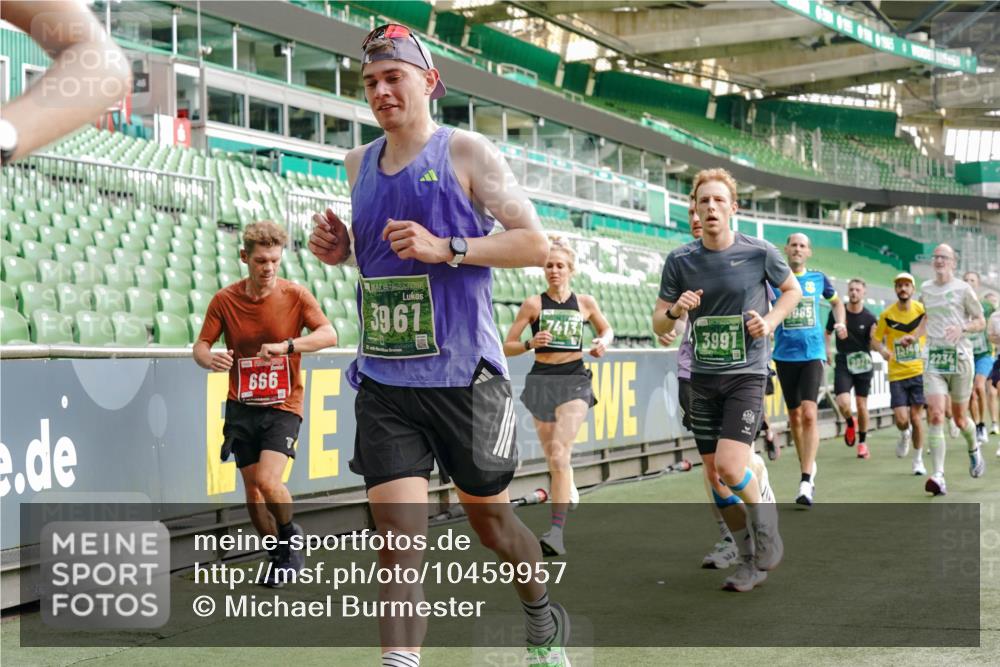 13.09.2026 - 21. swb-Marathon Bremen Michael Burmester http://msf.ph/oto/10459957 13.09.2026 12:54:46 Laufen im Stadion 161, 189, 201, 205, 313, 376, 385, 388, 461, 472, 481, 495, 541, 560, 615, 616, 666, 675, 696, 740, 816, 827, 982, 1053, 1076, 1197, 1207, 1390, 1419, 1433, 1468, 1551, 1599, 1631, 1658, 1707, 1814, 2055, 2125, 2234, 2251, 2280, 2319, 2362, 2383, 2390, 2401, 2422, 2454, 2474, 2499, 2623, 2701, 2733, 2801, 2824, 2870, 2882, 2913, 2922, 2962, 2971, 2997, 3012, 3054, 3134, 3175, 3206, 3241, 3246, 3346, 3356, 3357, 3413, 3706, 3716, 3836, 4137, 6106 meine-sportfotos.de
