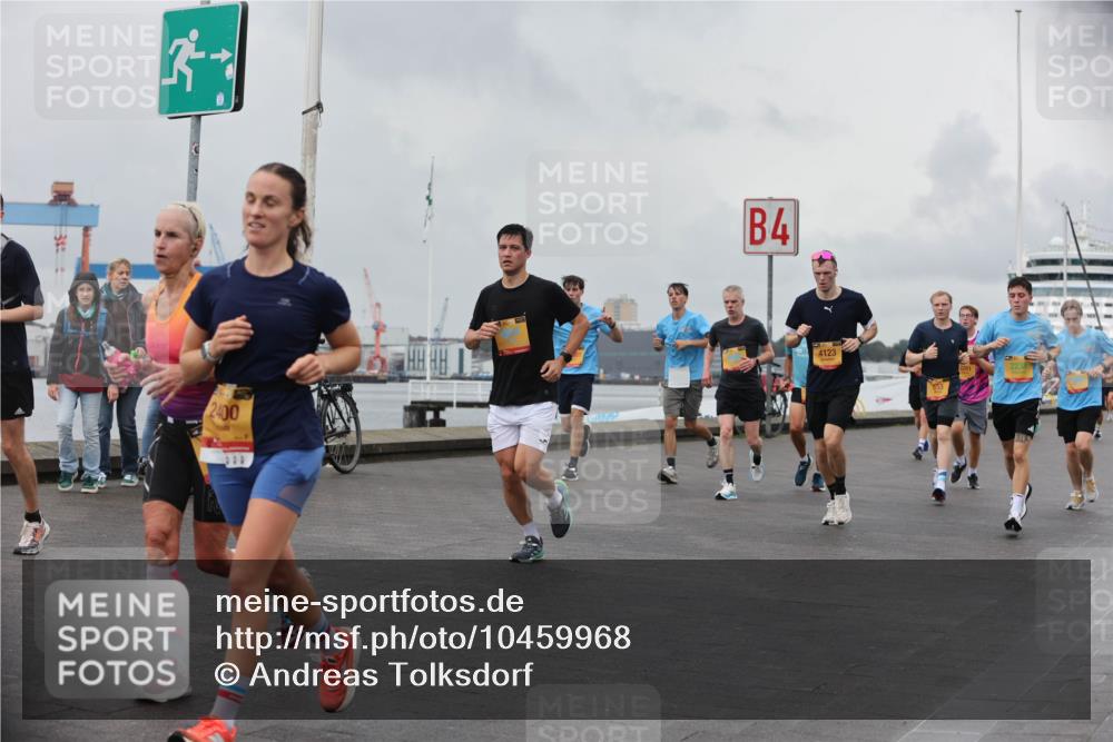 13.09.2026 - Kiel Lauf Andreas Tolksdorf http://msf.ph/oto/10459968 13.09.2026 12:00:54 Kiellinie 3, 2400, 800, 4, 4123 meine-sportfotos.de