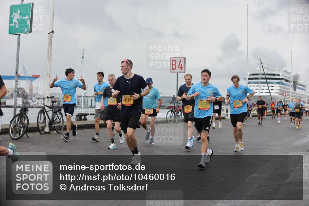 13.09.2026 - Kiel Lauf Andreas Tolksdorf http://msf.ph/oto/10460016 13.09.2026 12:00:55 Kiellinie 11681, 4123, 4, 553, 2238, 3 meine-sportfotos.de